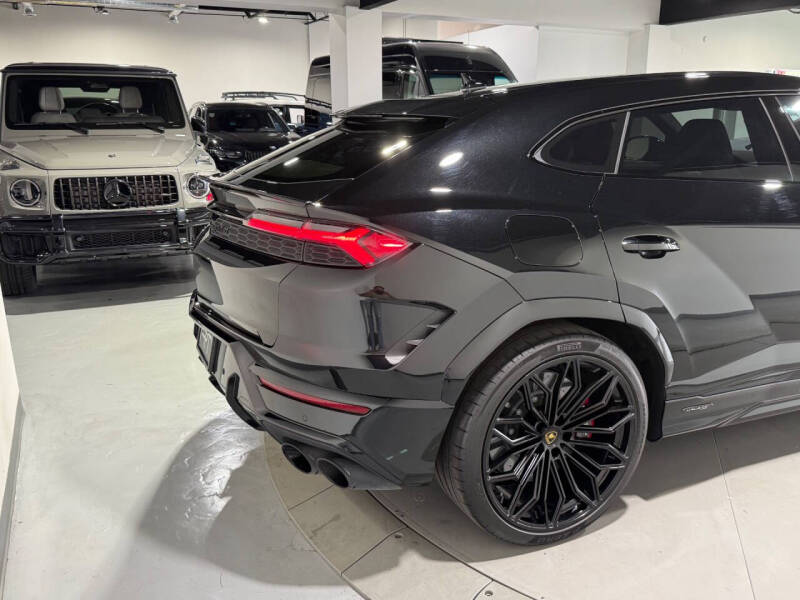 2025 Lamborghini Urus SE