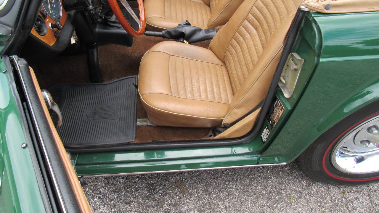 1976 Triumph TR6 9