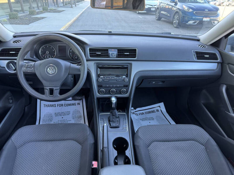 2012 Volkswagen Passat S PZEV