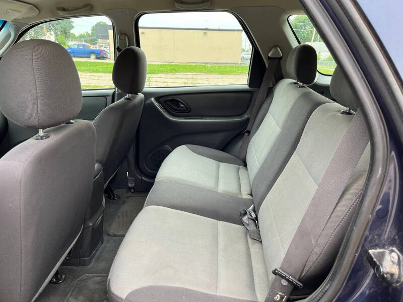 2003 Ford Escape XLS Popular