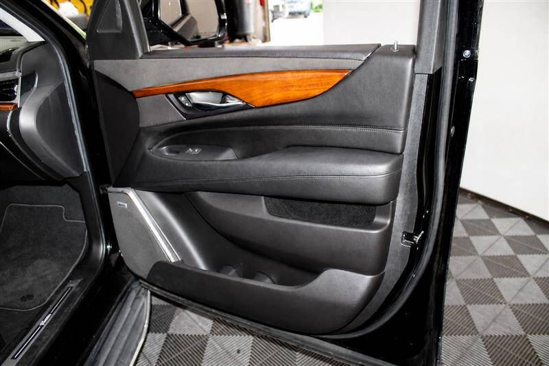 2018 Cadillac Escalade Luxury