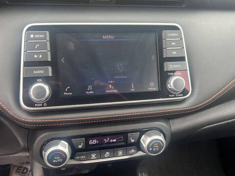 2020 Nissan Kicks SR