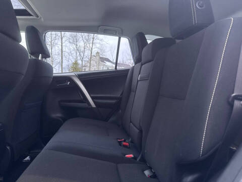 2017 Toyota RAV4 Hybrid XLE