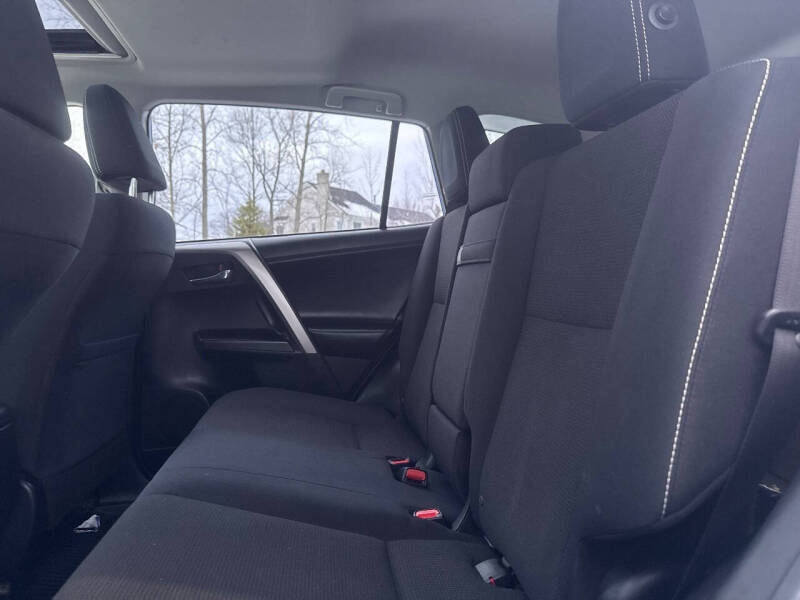 2017 Toyota RAV4 Hybrid XLE