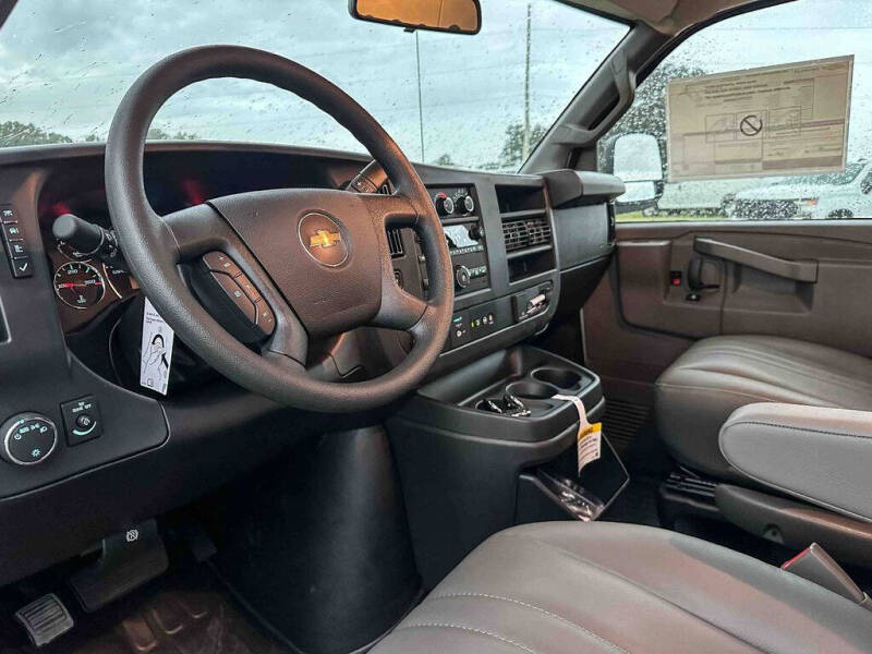 2025 Chevrolet Express 2500