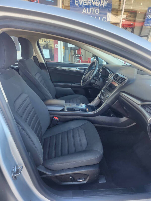 2019 Ford Fusion Hybrid SE