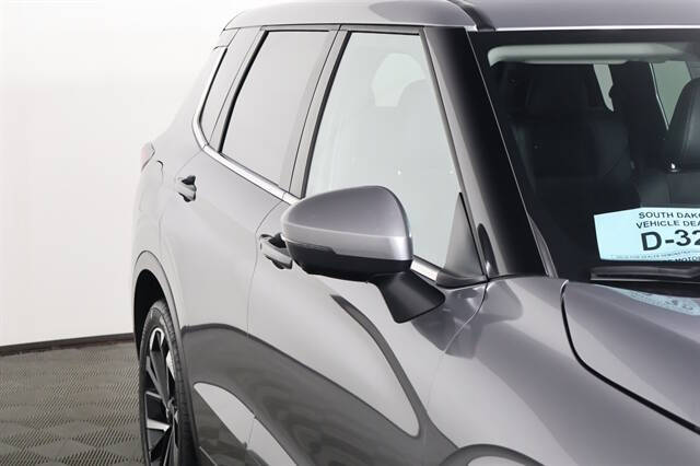 2022 Mitsubishi Outlander SE