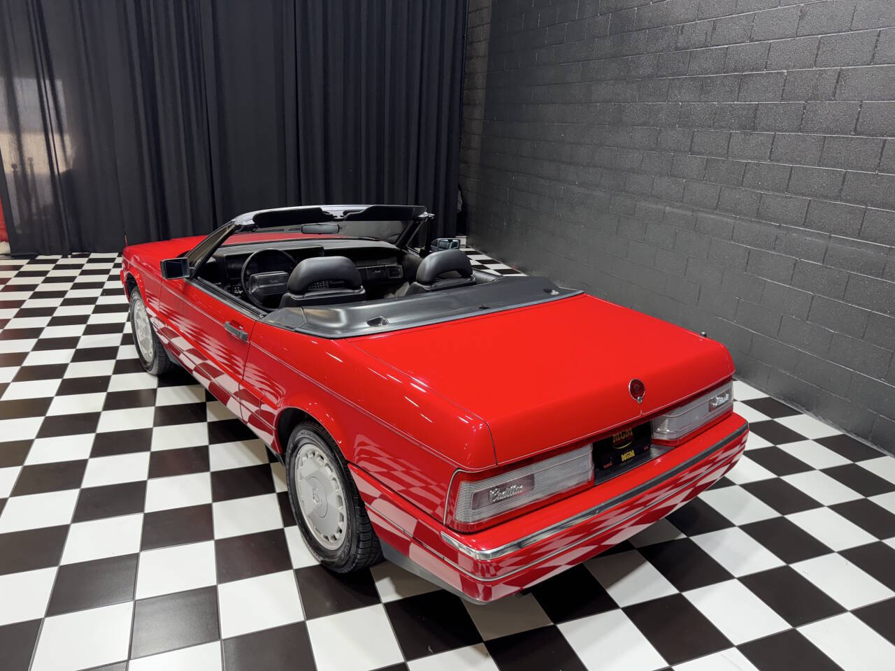1990 Cadillac Allante 16