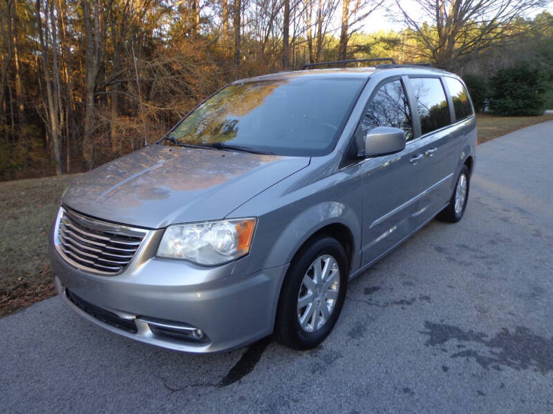 2014 Chrysler Town & Country Touring's photo