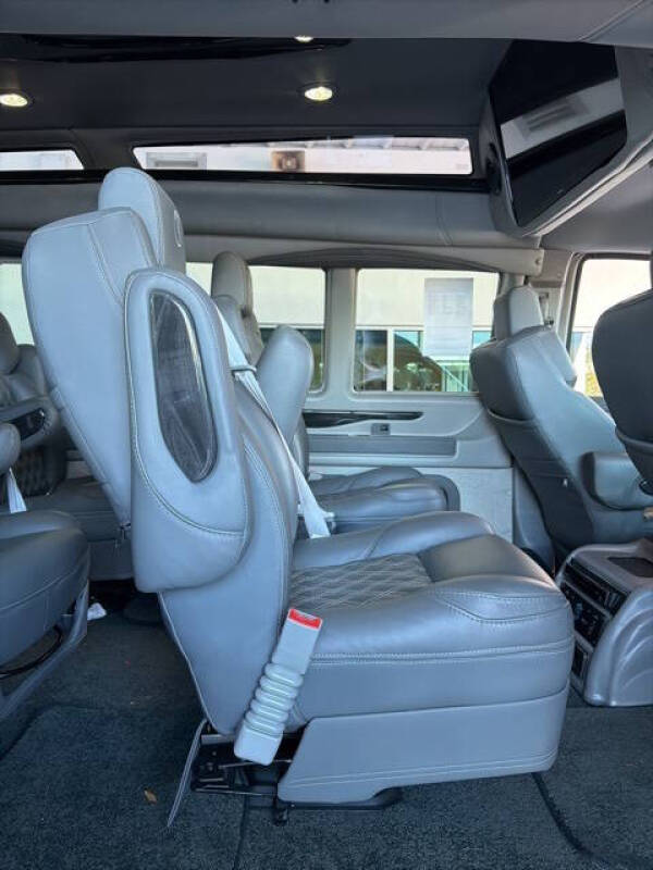 2025 GMC Savana 2500