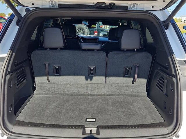 2024 GMC Acadia Elevation