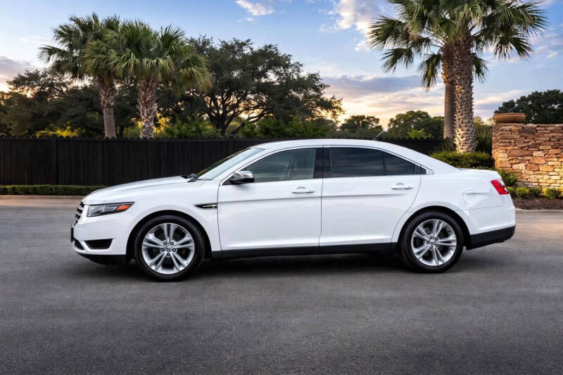 2017 Ford Taurus SE