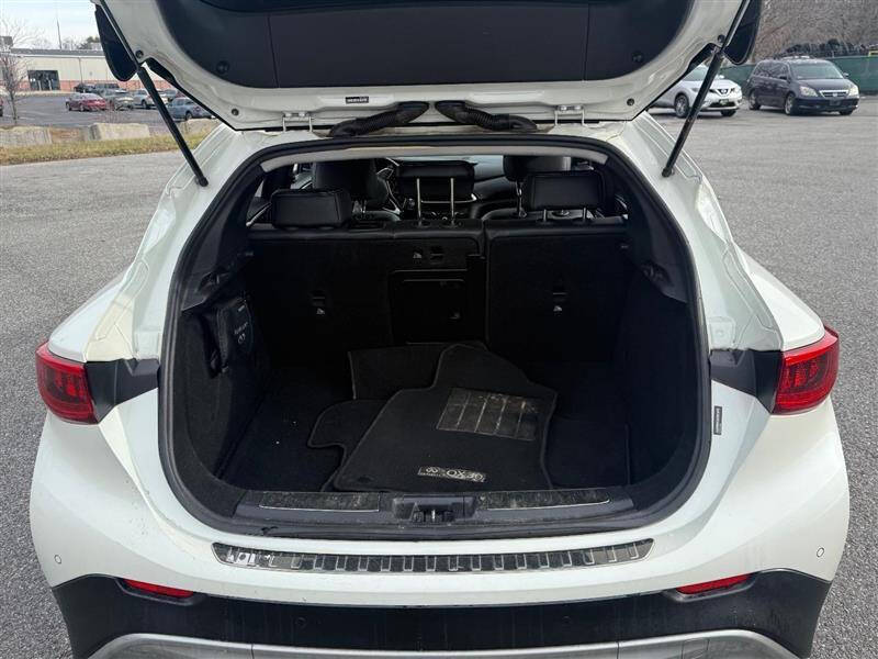 2017 Infiniti QX30 Premium