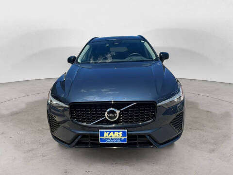 2024 Volvo XC60 B5 Core Dark Theme