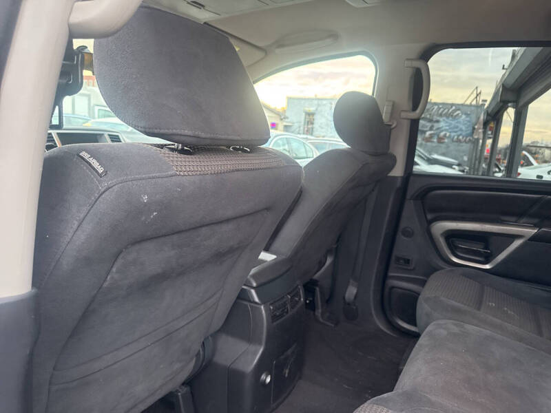 2015 Nissan Armada SV