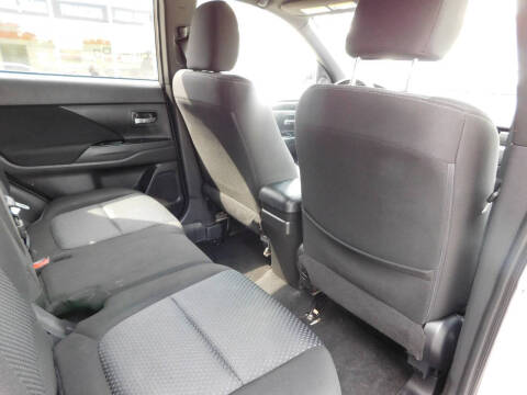 2018 Mitsubishi Outlander LE