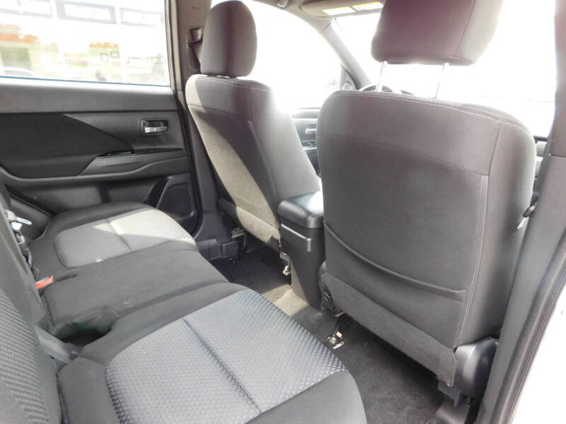 2018 Mitsubishi Outlander LE