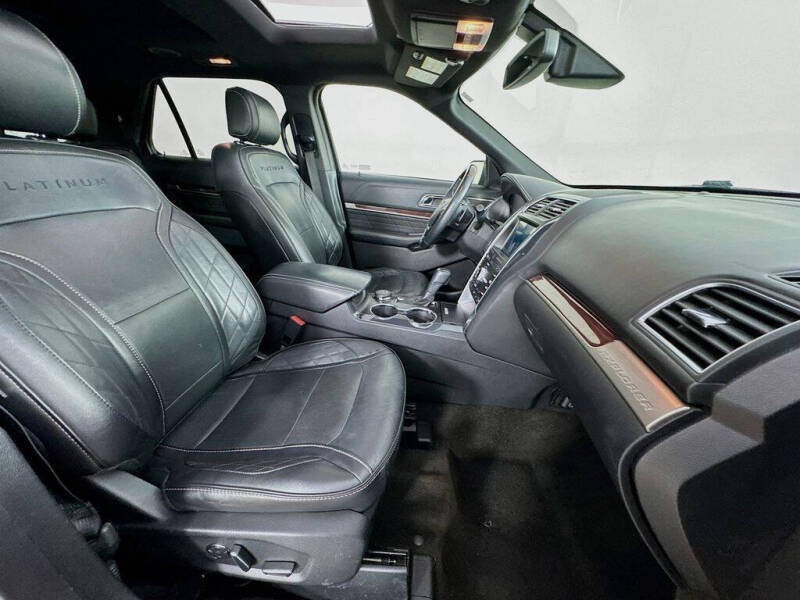 2017 Ford Explorer Platinum