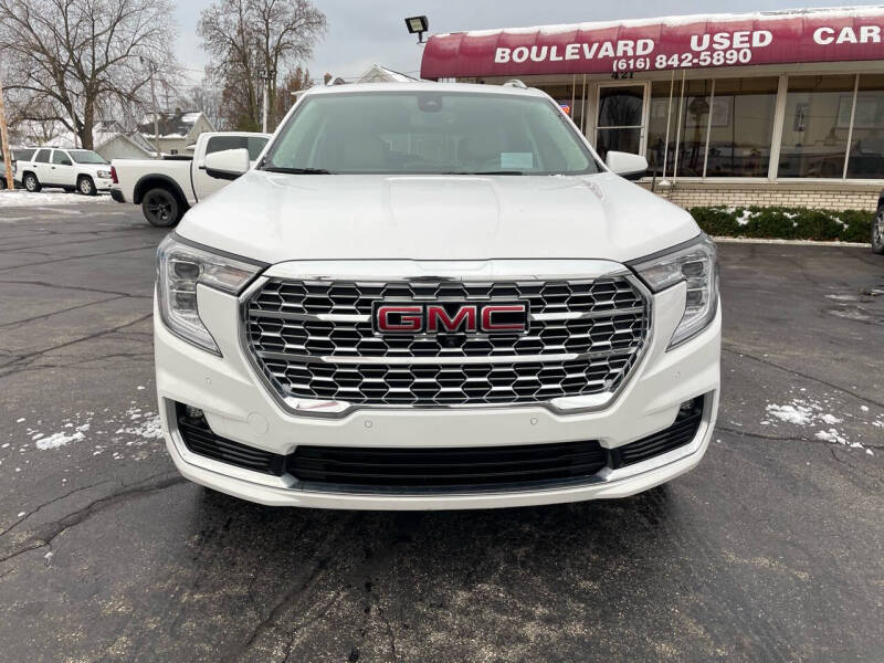 2022 GMC Terrain Denali photo 12