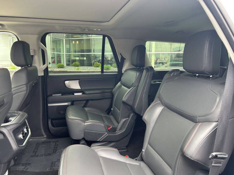 2025 Ford Expedition Active