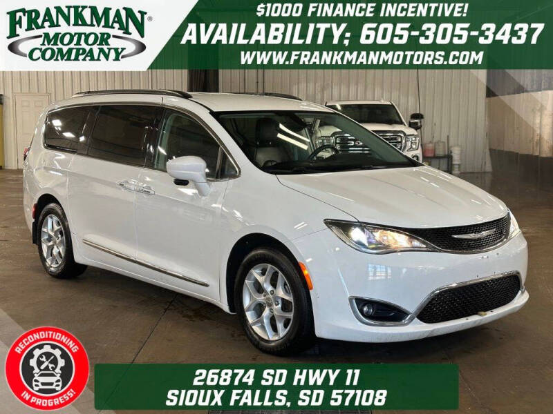 2017 Chrysler Pacifica Touring-L