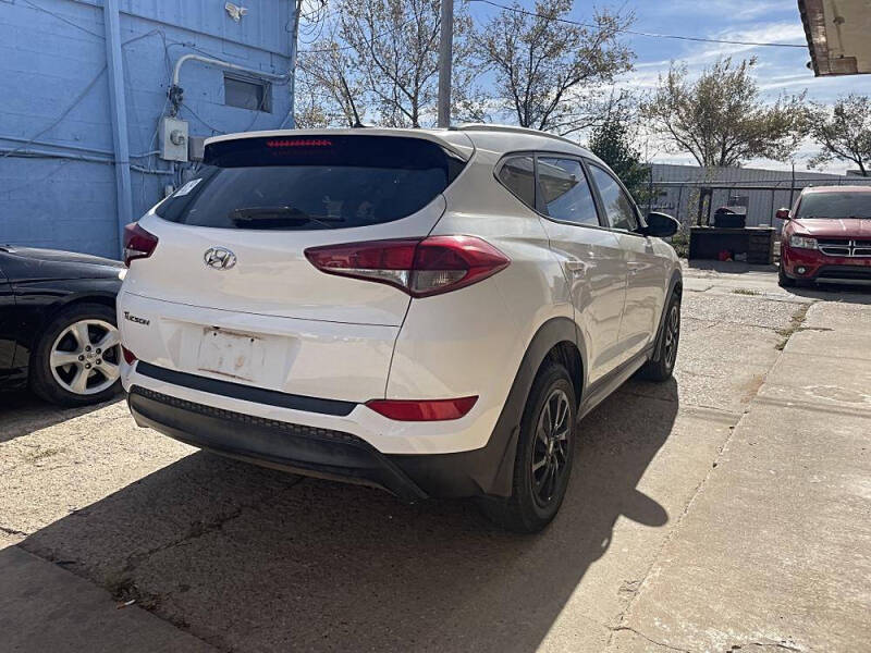 2016 Hyundai Tucson SE
