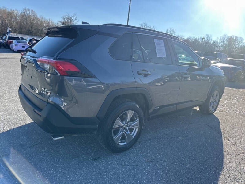 2024 Toyota RAV4 Hybrid XLE