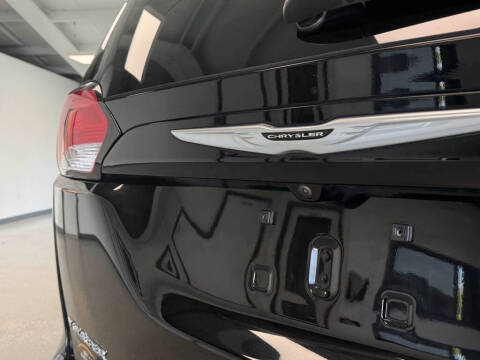 2024 Chrysler Voyager LX