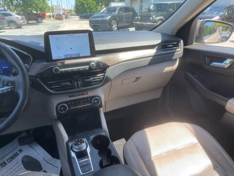 2020 Ford Escape Titanium