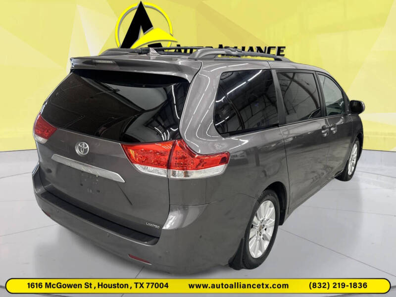 2011 Toyota Sienna