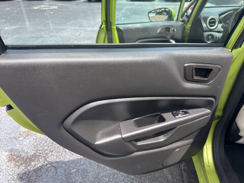 2011 Ford Fiesta SES