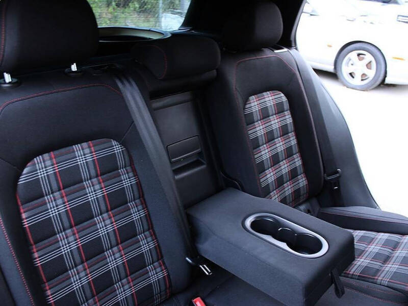 2017 Volkswagen Golf GTI Sport