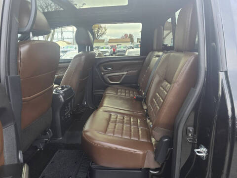 2023 Nissan Titan Platinum Reserve