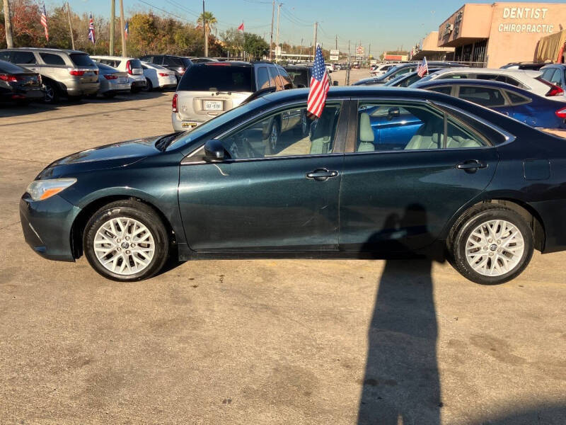 2016 Toyota Camry LE