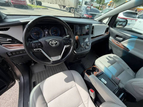 2015 Toyota Sienna