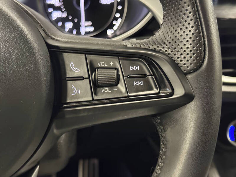 2023 Alfa Romeo Stelvio Sprint