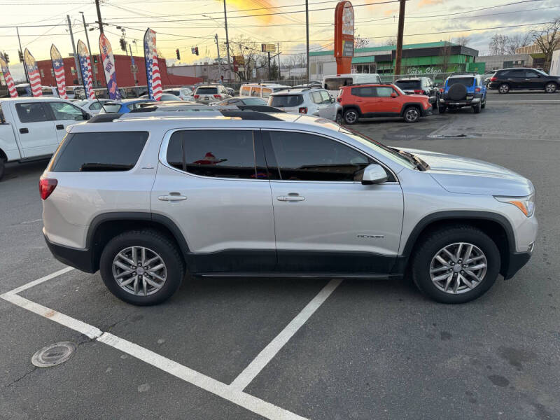 2017 GMC Acadia SLE-2