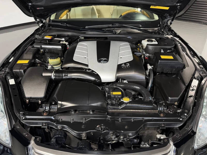 2004 Lexus SC 430