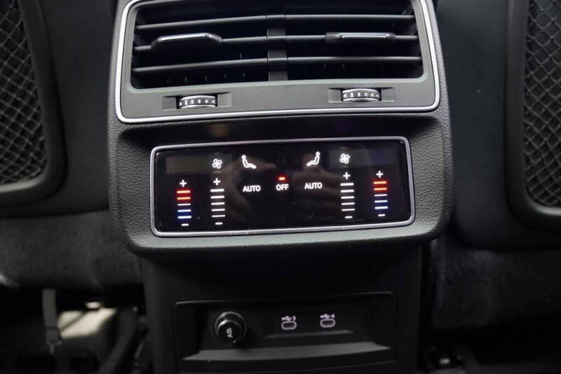 2021 Audi Q8 quattro Premium Plus 55 TFSI