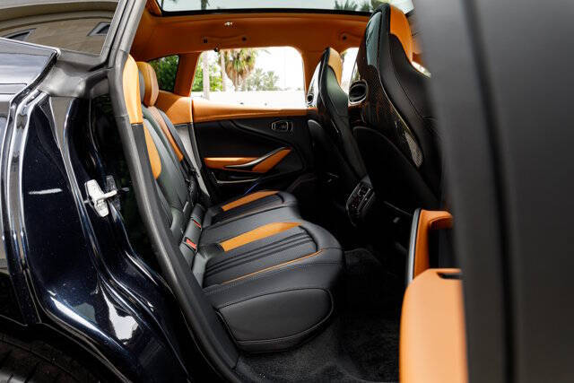 2025 Aston Martin DBX 707