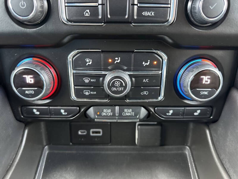 2022 Chevrolet Suburban LT