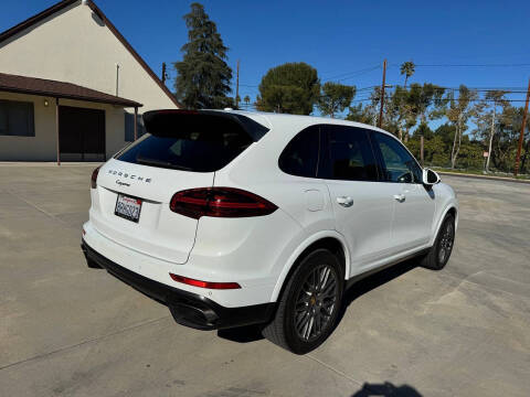 2017 Porsche Cayenne Platinum Edition