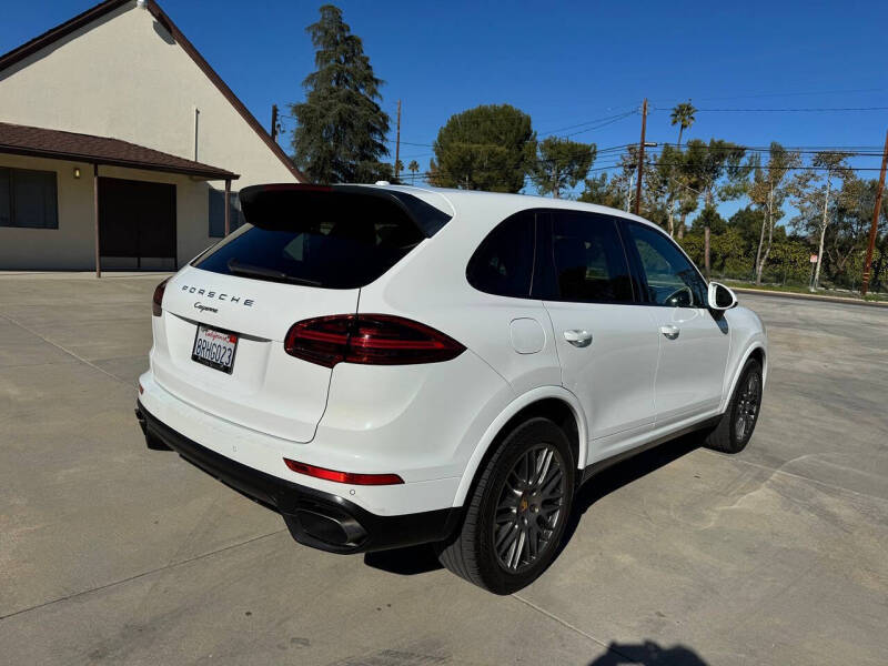 2017 Porsche Cayenne Platinum Edition