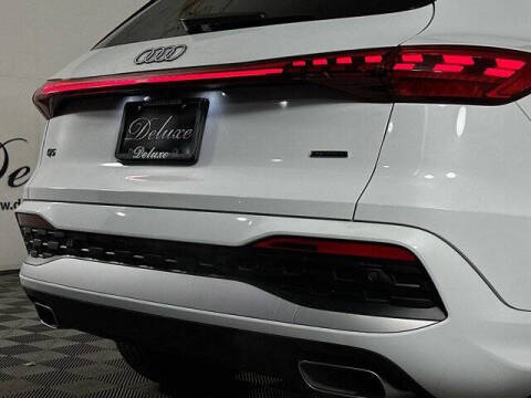 2025 Audi Q5 quattro Premium TFSI