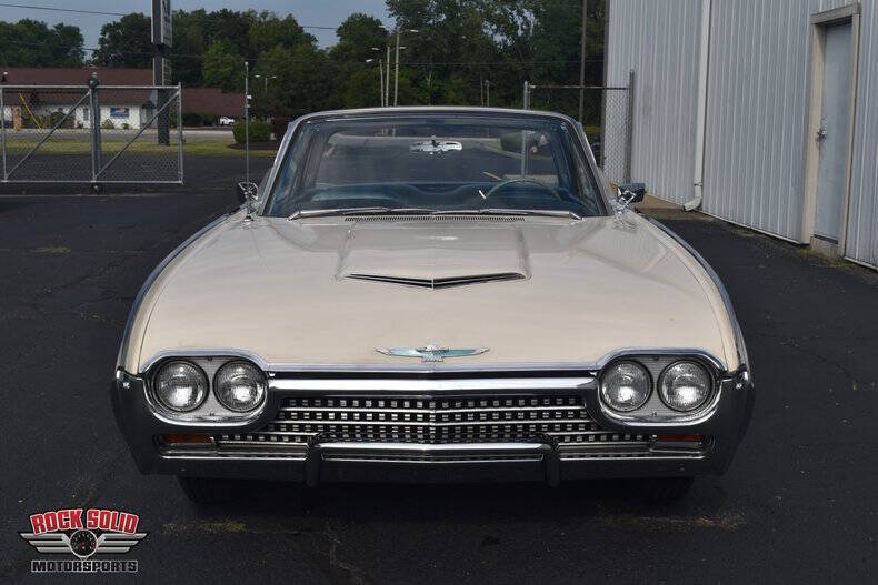 1962 Ford Thunderbird