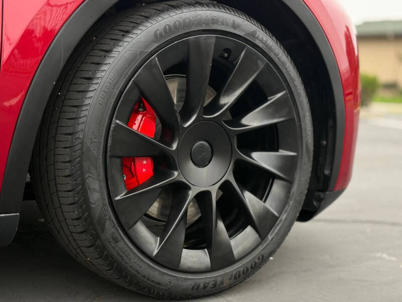 2024 Tesla Model Y Performance