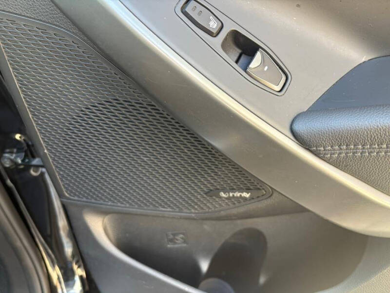 2017 Hyundai Santa Fe Limited Ultimate