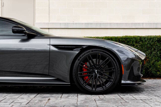 2024 Aston Martin DB12 V8