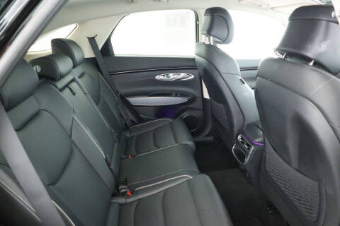 2024 Genesis GV70 2.5T Standard