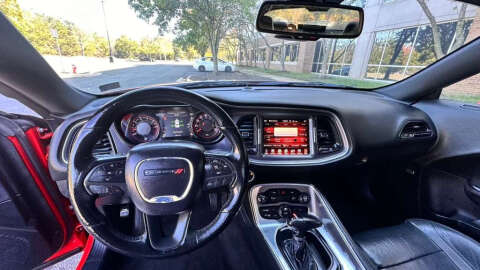 2016 Dodge Challenger SXT Plus